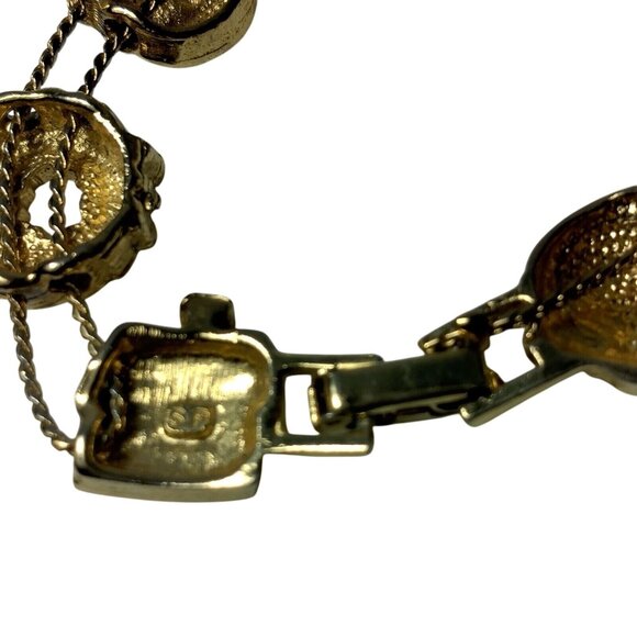 Christmas Charm Bracelet Holiday Fashion Santa Wreath Cabin Marked SP Gold Tone - Picture 9 of 13